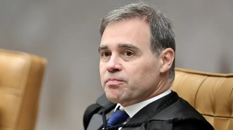 Mendonça quebra sigilo de mais 38 processos relacionados ao caso Master, incluindo 'Dark Horse'