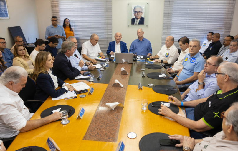 Ciro Gomes se reúne com lojistas e recebe demandas do comércio varejista no Ceará