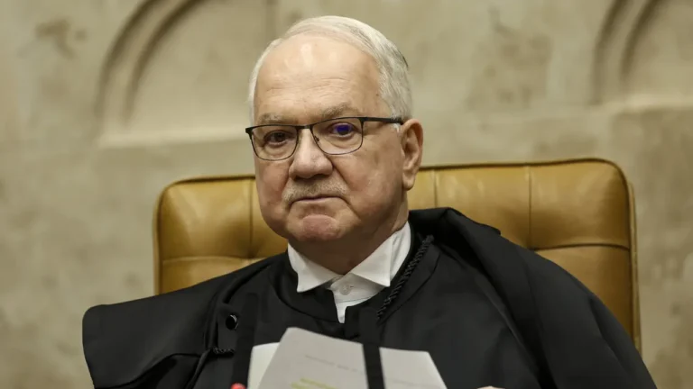 AGU pede a Fachin suspensão do afastamento de Andrei Rodrigues da PF