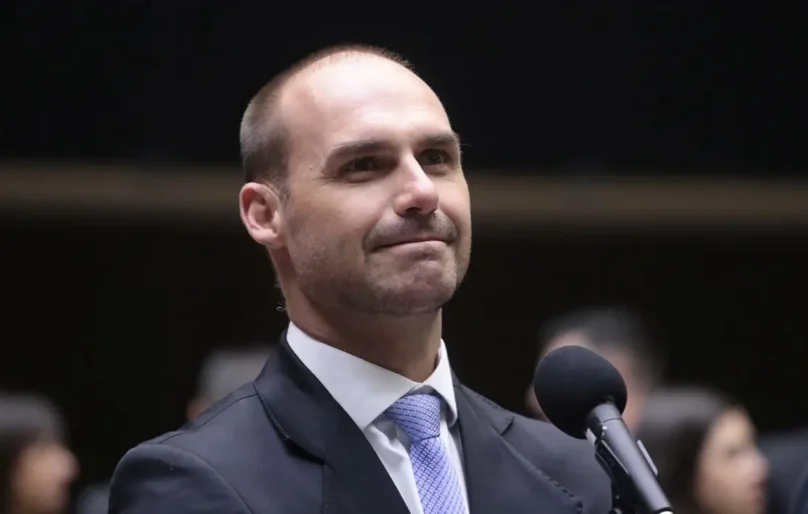 Ministério da Justiça demite Eduardo Bolsonaro da PF por abandono de cargo