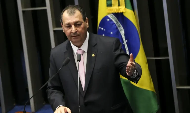PEC do fim da 6×1: relator rejeita todas as 36 emendas, incluindo propostas da oposição
