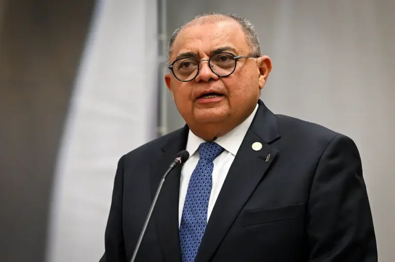 Lewandowski, Gonet e ministros do STJ assinam livro em homenagem a Teodoro Silva Santos