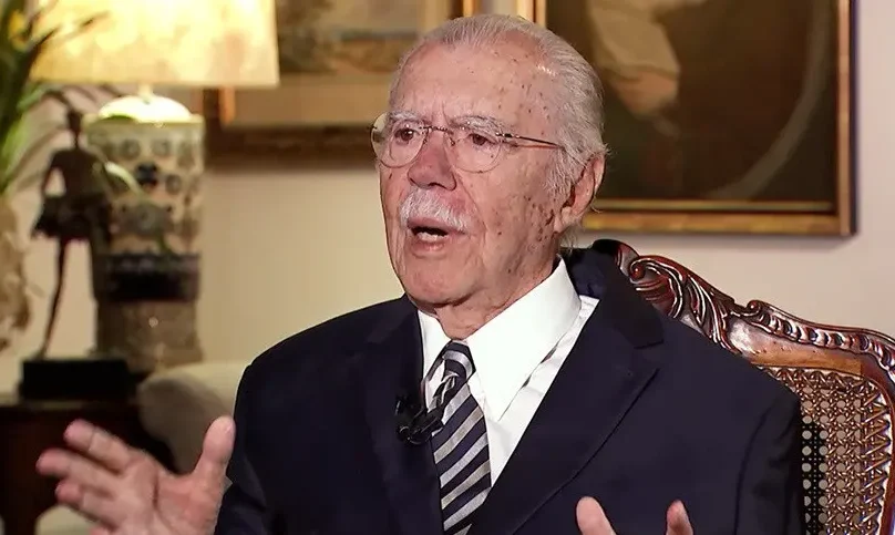 José Sarney é internado com pneumonia em São Luís