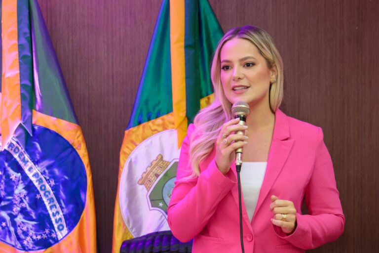 Tainah Marinho diz que Elmano é “equilibrado” e destaca presença da gestão no Interior