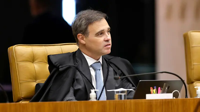 Mendonça libera caso de mensagens entre Moraes e Vorcaro para plenário do STF