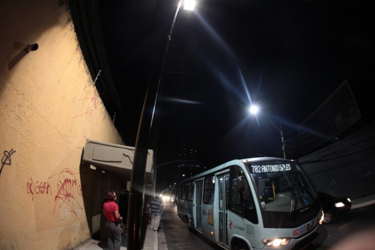 CCJ aprova desembarque de mulheres e idosos fora do ponto à noite