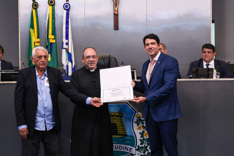Padre Rafhael Maciel, especialista em Liturgia, recebe título de Cidadão de Fortaleza