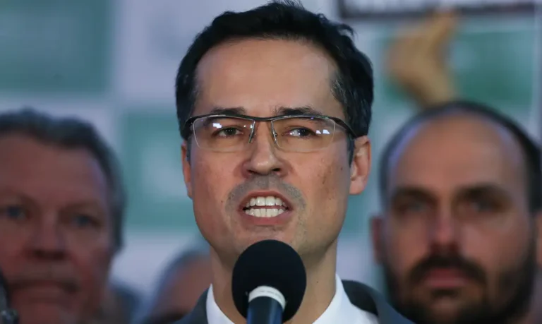 Maioria do TSE mantém suspensão da campanha de Deltan ao Senado do PR