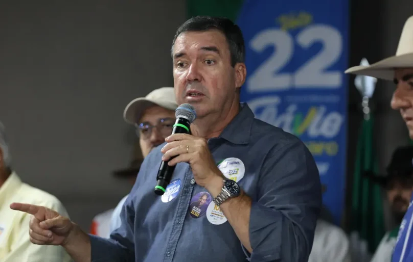 Eduardo Riedel (PP) é reeleito governador de Mato Grosso do Sul no 1º turno