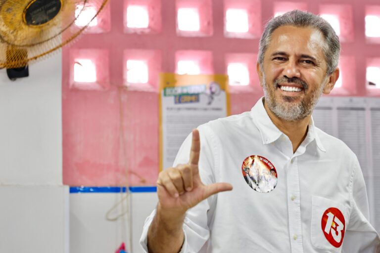 Elmano de Freitas é reeleito governador do Ceará com 52,85% dos votos