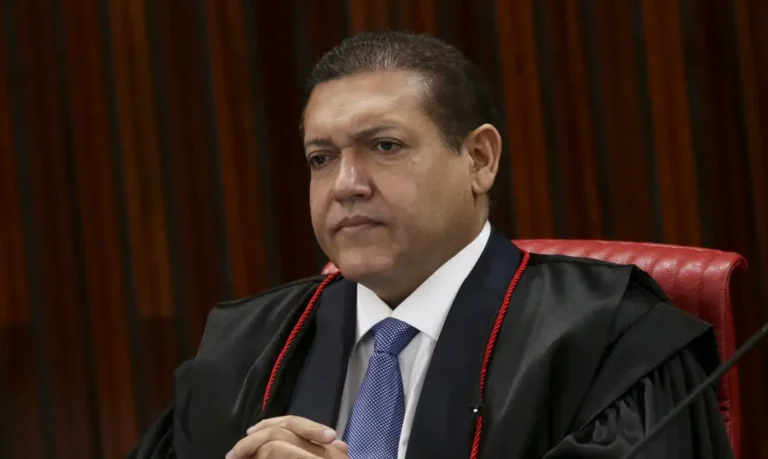 TSE derruba decisão e devolve registro de Deltan ao Senado no Paraná