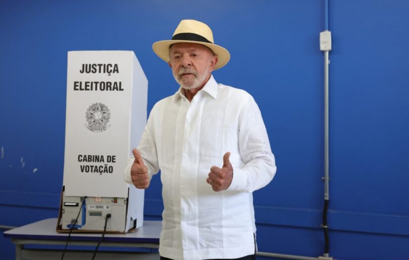 Confiante na vitória, Lula vota em São Bernardo do Campo, no ABC Paulista