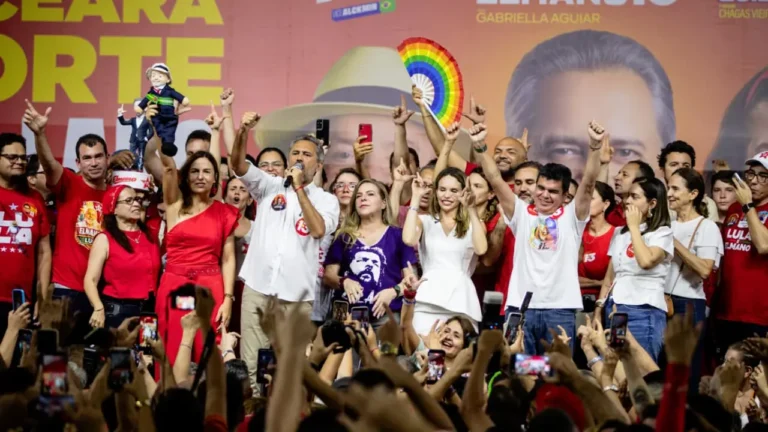 'Essa vitória é nossa, da militância da esquerda do Ceará', diz Elmano reeleito governador