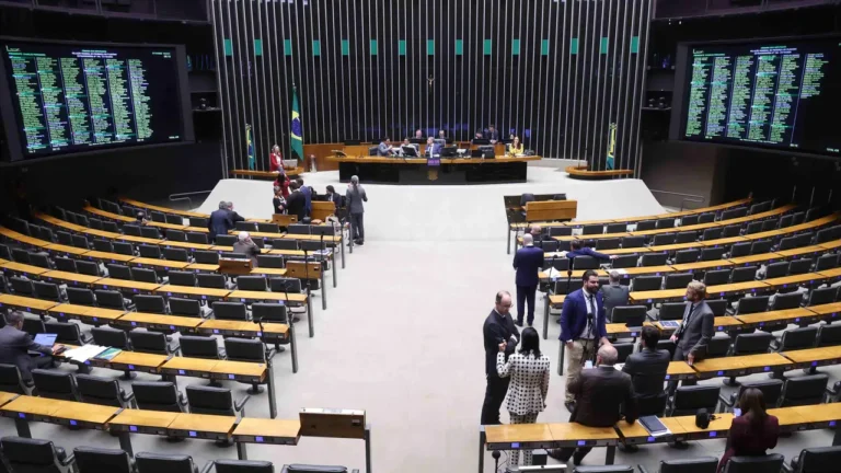 Direita domina propostas para reduzir maioridade penal; Congresso acumula 56 tentativas desde 1988