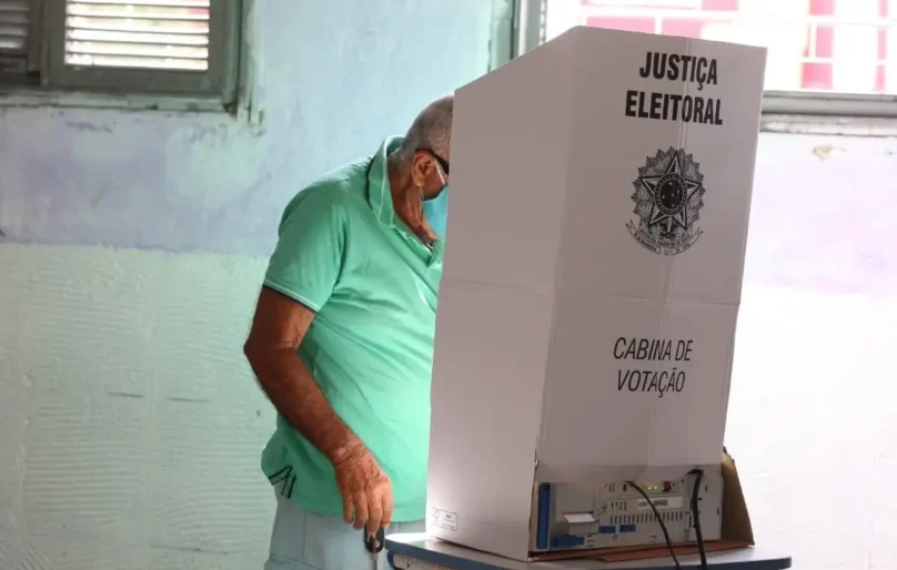 Que horas começa a votação neste domingo (4)? Veja horário em todo o Brasil