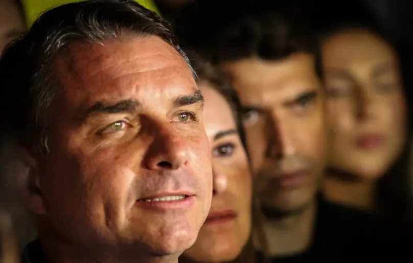 Flávio Bolsonaro (PL) diz que Brasil ‘quer mudança’ após confirmação de 2º turno nas Eleições 2026
